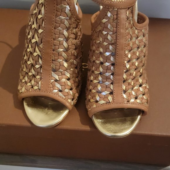 Shoes - Picture 3 of 3